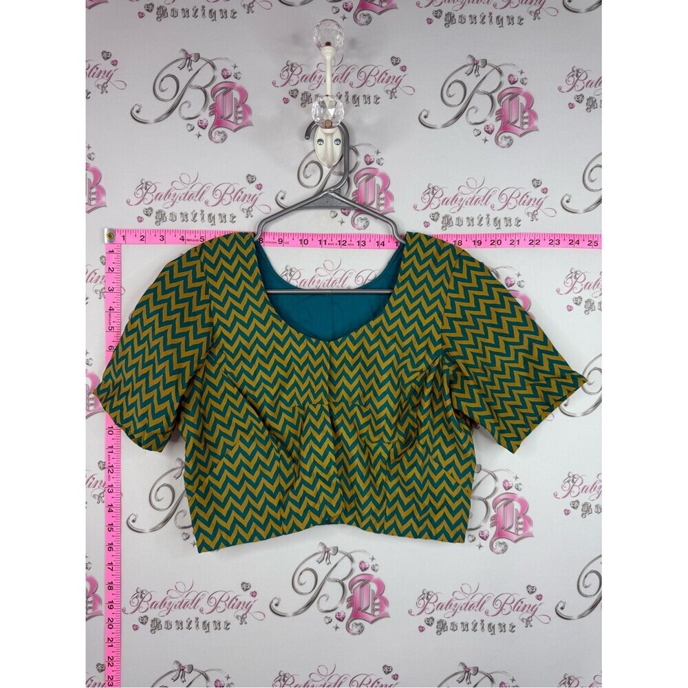 T-shirt cropped zig zag Women's Green yellow and Teal Chevron Crop Top